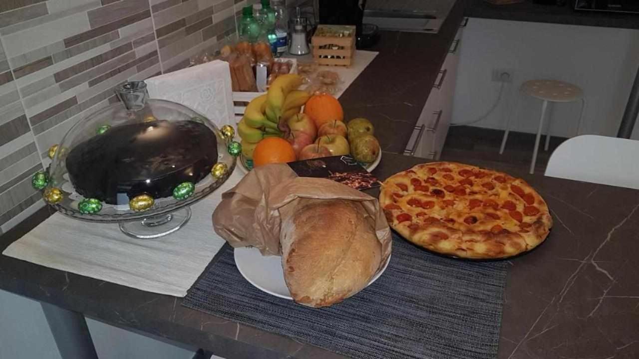Casa Vacanza La Piccolina มาเตรา ภายนอก รูปภาพ