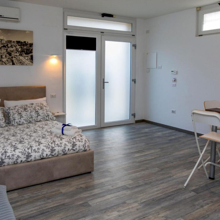 Casa Vacanza La Piccolina มาเตรา ภายนอก รูปภาพ